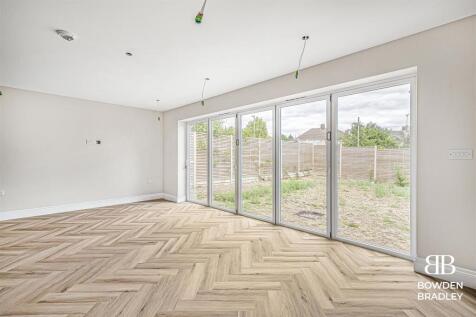 Kitchen / Lounge