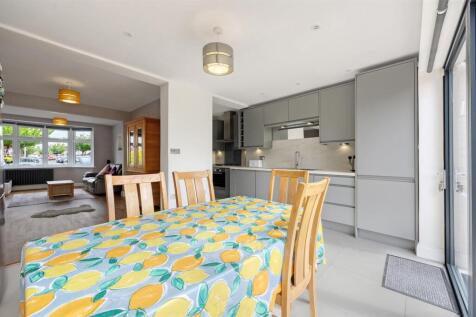 Kitchen/Dining Area