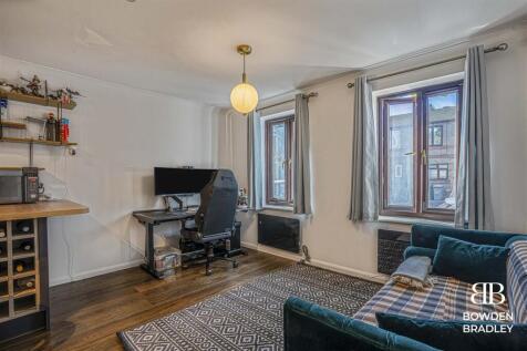 Living Room/Kitchen