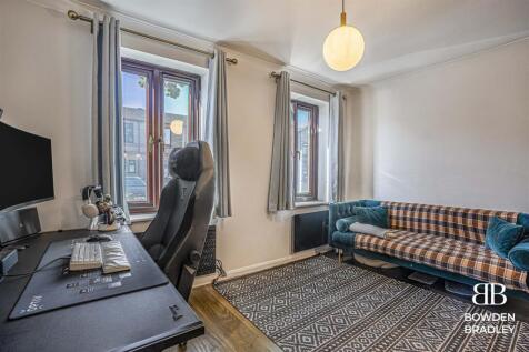Living Room/Kitchen