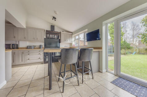 Kitchen/Dining Ro...