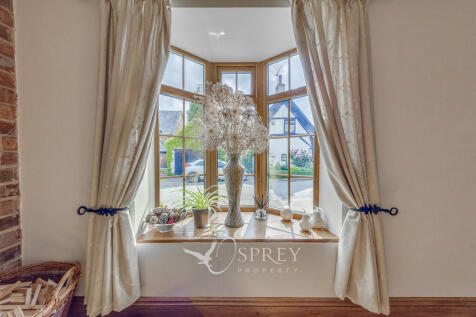 Bay Window in Liv...