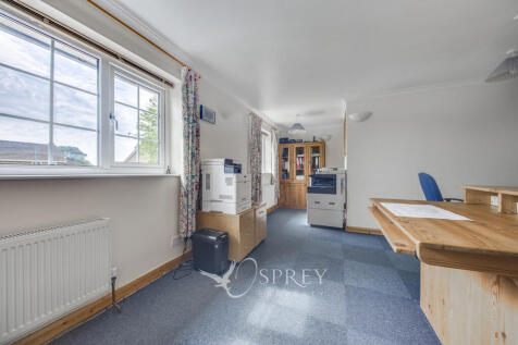 Large Office/Stud...