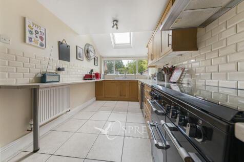 Kitchen/Breakfast...