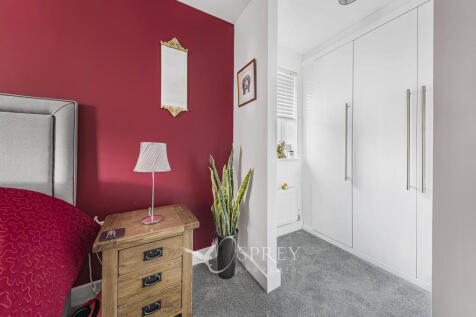 Dressing Room to Bed