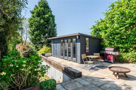 Rear Garden &amp; Cabin