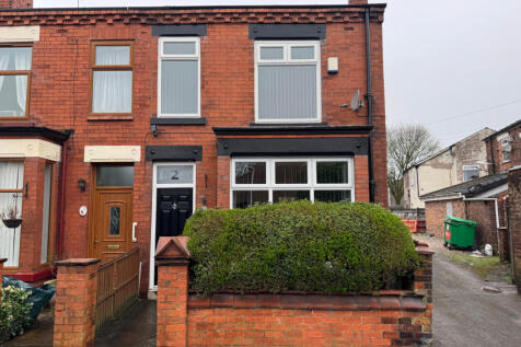 4 Bedroom End Terrace House For Sale