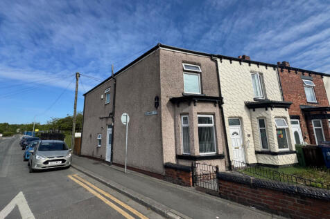 3 Bedroom End Terrace House For Sale