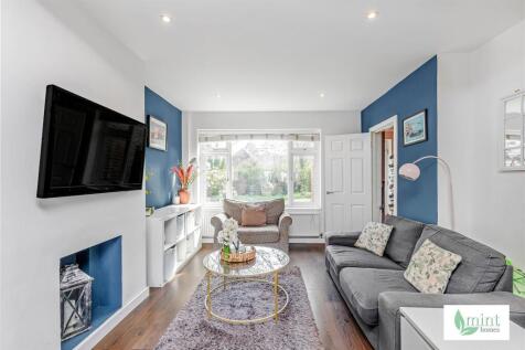 15__Engliff_Lane__Pyrford__Woking__Surrey__GU22_8S