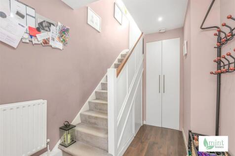 15__Engliff_Lane__Pyrford__Woking__Surrey__GU22_8S