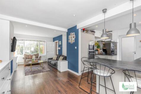 15__Engliff_Lane__Pyrford__Woking__Surrey__GU22_8S