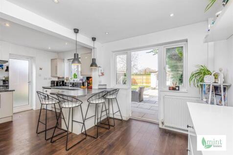 15__Engliff_Lane__Pyrford__Woking__Surrey__GU22_8S