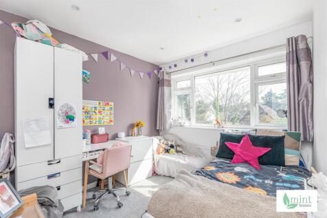 15__Engliff_Lane__Pyrford__Woking__Surrey__GU22_8S