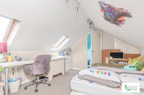15__Engliff_Lane__Pyrford__Woking__Surrey__GU22_8S