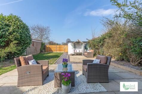 15__Engliff_Lane__Pyrford__Woking__Surrey__GU22_8S