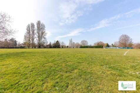 15__Engliff_Lane__Pyrford__Woking__Surrey__GU22_8S