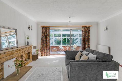 Mint_-_Amberley_Close-4.jpg