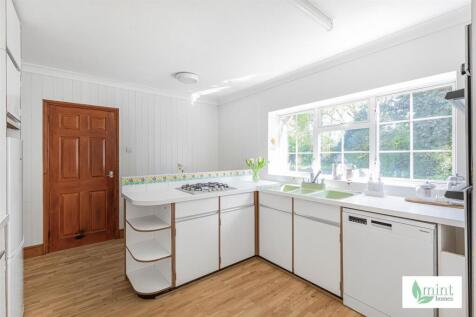 Mint_-_Amberley_Close-30.jpg