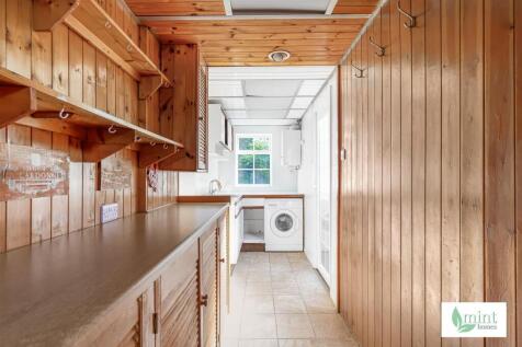 Mint_-_Amberley_Close-26.jpg