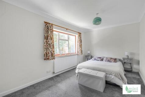 Mint_-_Amberley_Close-23.jpg