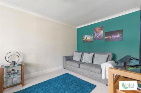 Mint_homes-10_edward_li_avenue-kt14__14_.JPG