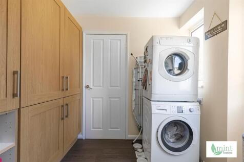 Mint_homes-10_edward_li_avenue-kt14__19_.JPG