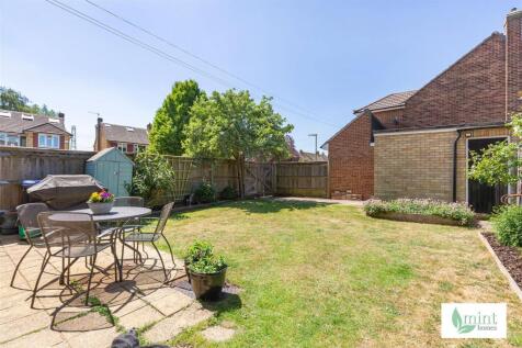 Mint_homes-10_edward_li_avenue-kt14__23_.JPG
