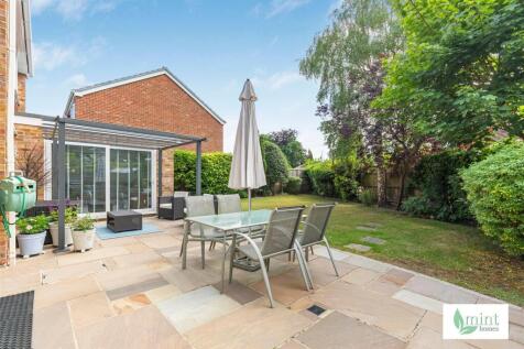 Mint_homes-53_amberley_drive-kt15__27_.JPG