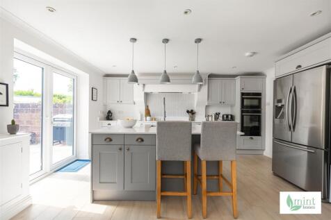Mint_homes-53_amberley_drive-kt15__21_.JPG
