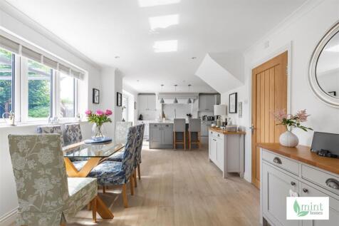 Mint_homes-53_amberley_drive-kt15__20_.JPG
