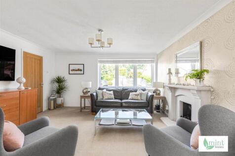Mint_homes-53_amberley_drive-kt15__16_.JPG