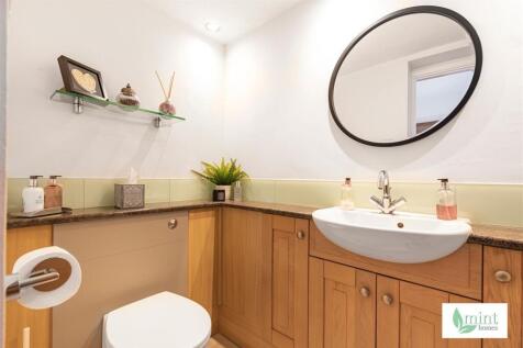 Mint_homes-53_amberley_drive-kt15__14_.JPG