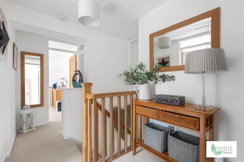 Mint_homes-53_amberley_drive-kt15__13_.JPG