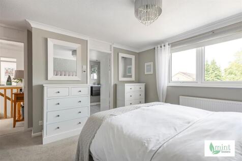 Mint_homes-53_amberley_drive-kt15__10_.JPG