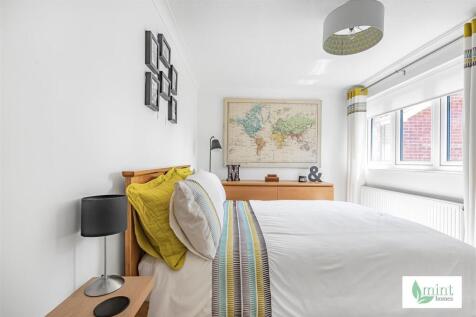 Mint_homes-53_amberley_drive-kt15__7_.jpg