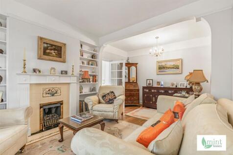 Mint_homes-26_brighton_road-kt15__30_.JPG