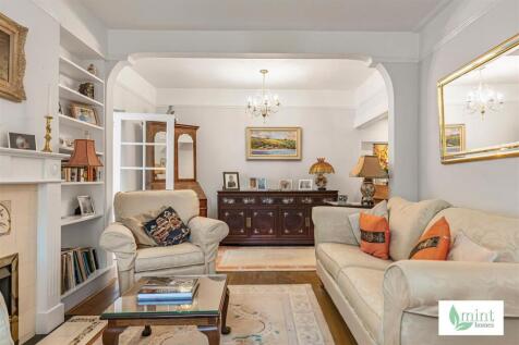 Mint_homes-26_brighton_road-kt15__28_.JPG
