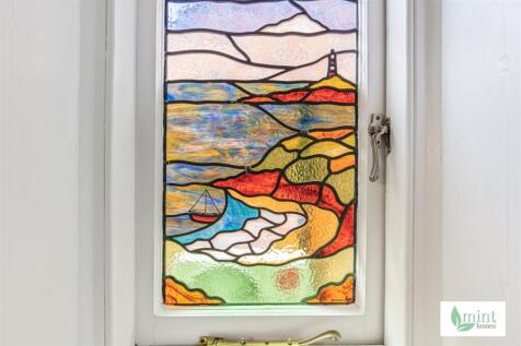 Mint_homes-26_brighton_road-kt15__33_.JPG