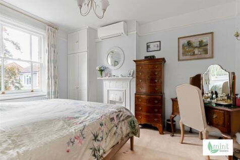 Mint_homes-26_brighton_road-kt15__10_.JPG