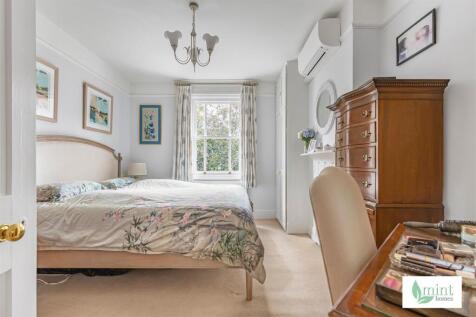 Mint_homes-26_brighton_road-kt15__9_.JPG