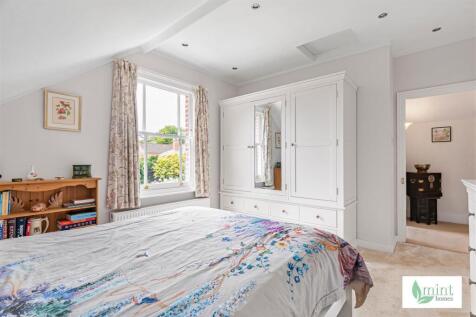Mint_homes-26_brighton_road-kt15__14_.JPG
