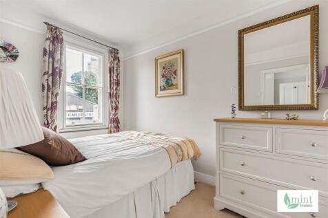 Mint_homes-26_brighton_road-kt15__5_.JPG