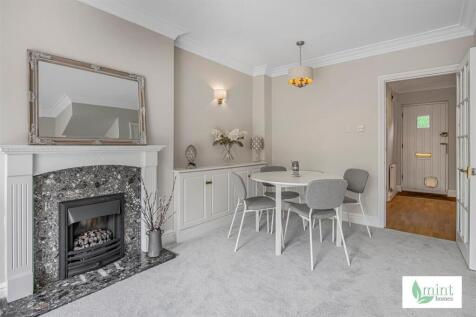 mint_homes_45_st_martin_mews__40_.jpg