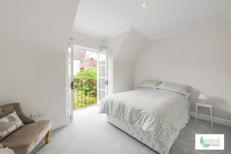 mint_homes_45_st_martin_mews__18_.JPG
