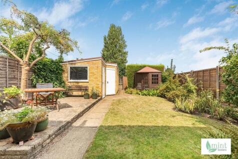 Mint_homes-3_engliff_lane-gu22__2_.JPG