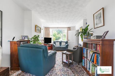 Mint_homes-3_engliff_lane-gu22__1_.JPG