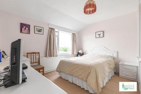 Mint_homes-3_engliff_lane-gu22__9_.JPG