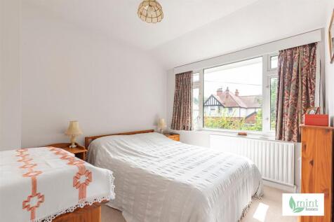 Mint_homes-3_engliff_lane-gu22__7_.JPG