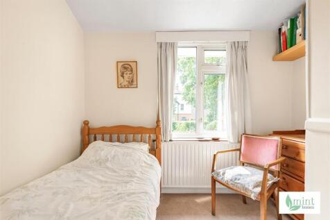 Mint_homes-3_engliff_lane-gu22__5_.JPG