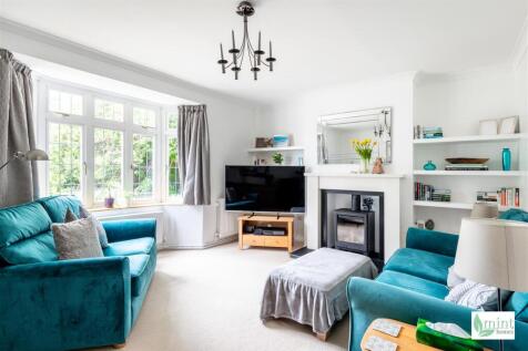 7 Priory Close - Watermark-5.jpg